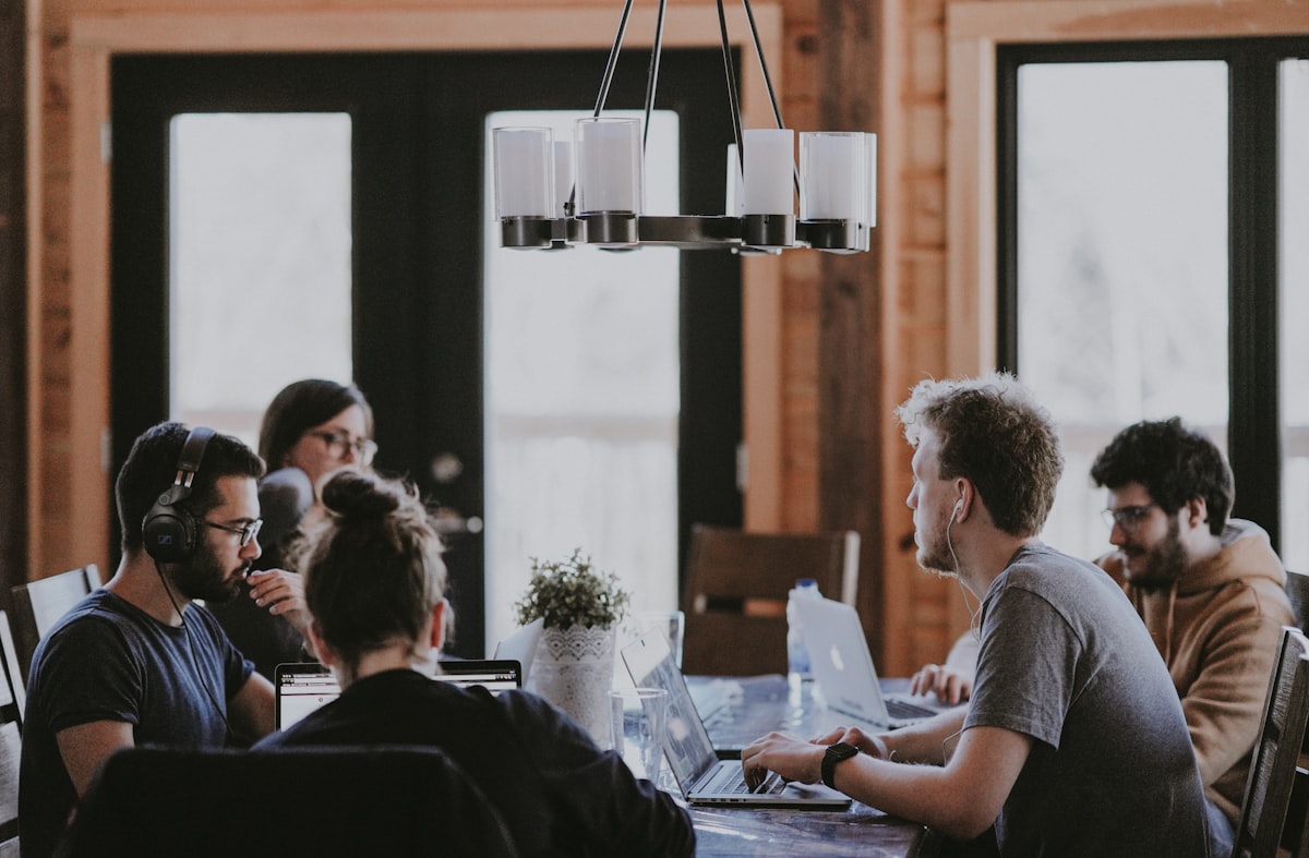 Advisors in a working meeting